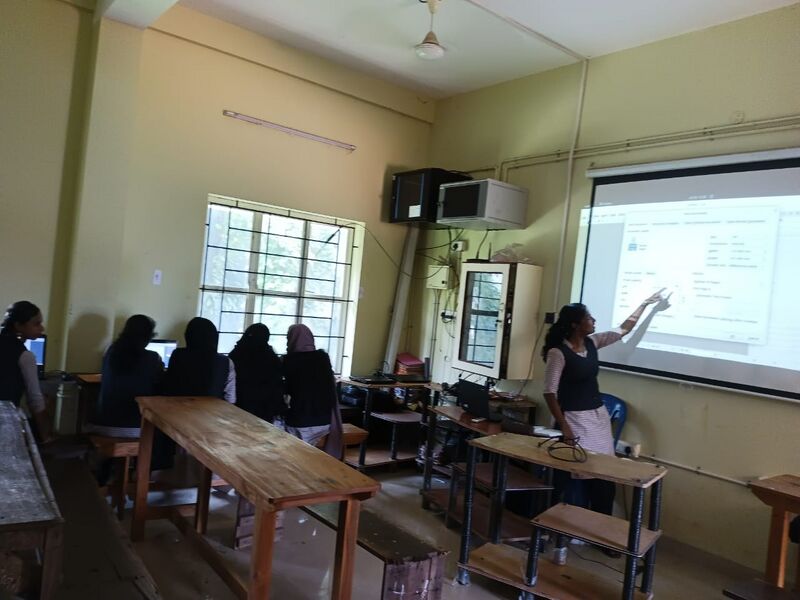 പ്രമാണം:44059 scribus software training .jpg