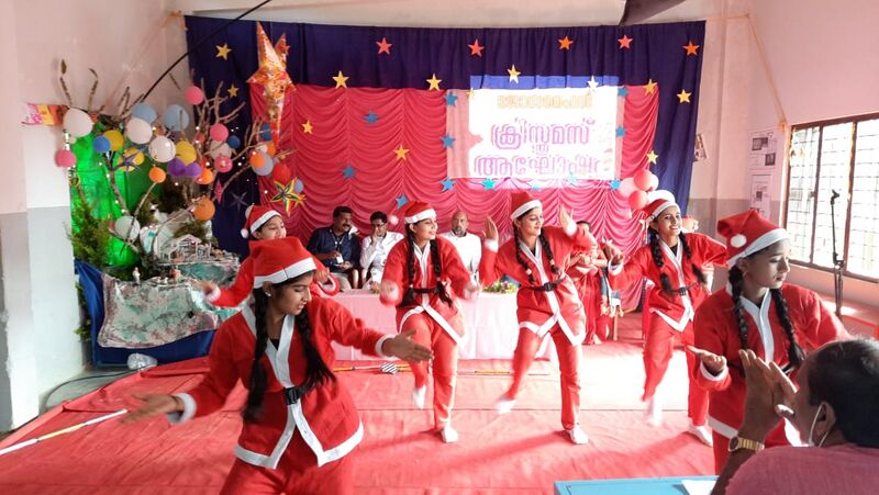 പ്രമാണം:15008 santa1.jpeg
