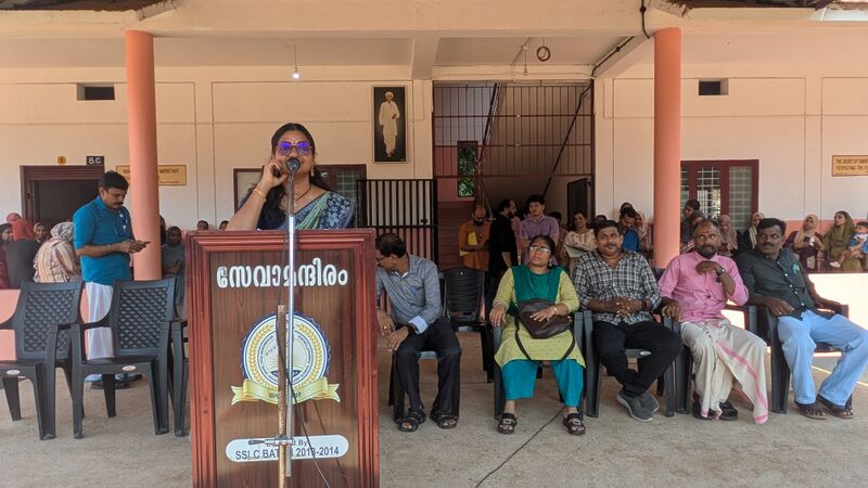 പ്രമാണം:17079-praveshanolsavam-10.jpg