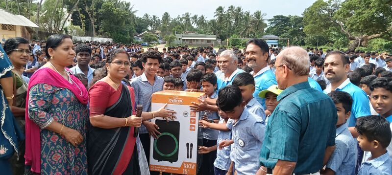 പ്രമാണം:21039.PUBLIC ADRESSING SYSTEM.jpg