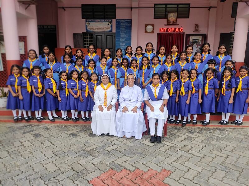 പ്രമാണം:25858 guiding and bull bull2025.jpeg