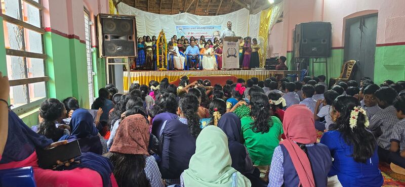 പ്രമാണം:42070 insinator.jpeg