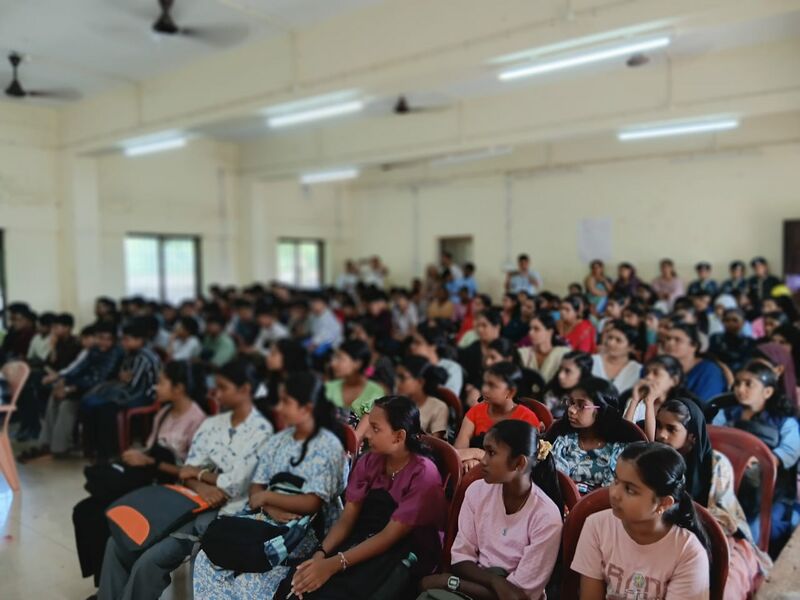 പ്രമാണം:13086 3.jpg