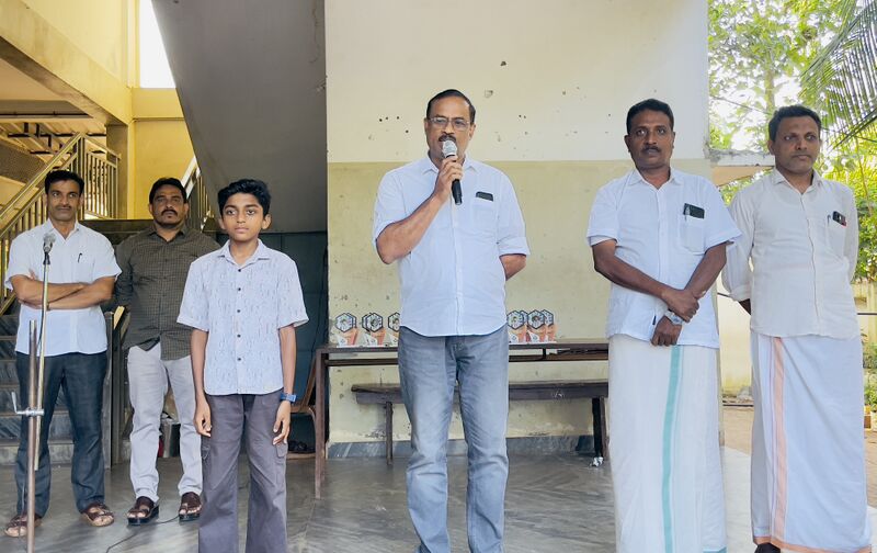 പ്രമാണം:18364 NEWYAER 2025.jpg