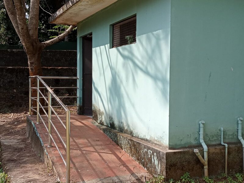 പ്രമാണം:19879 toilet3.jpeg