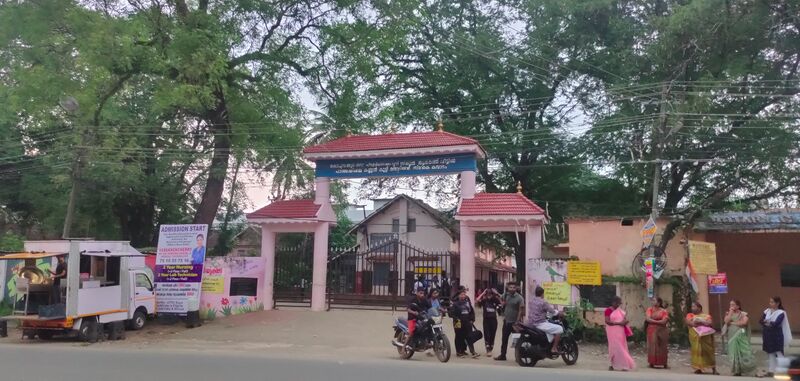പ്രമാണം:21019-ente gramam-school.jpg