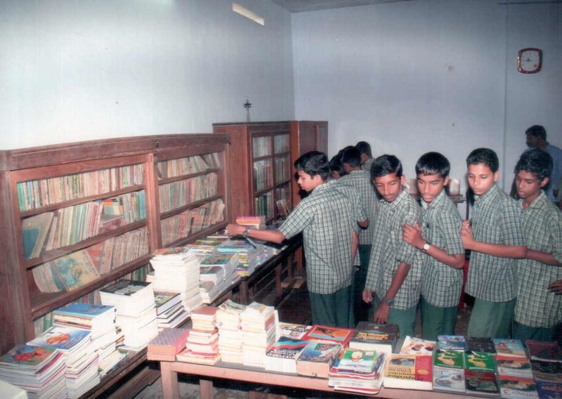 പ്രമാണം:28012 lib3.jpg