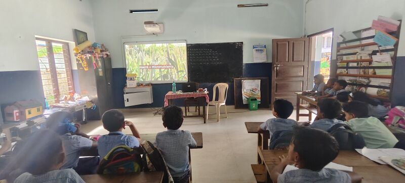 പ്രമാണം:35330 SMART CLASS.jpg