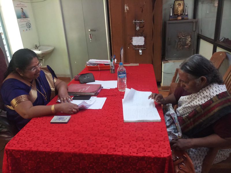 പ്രമാണം:41059 lkrajamma teacher.jpg