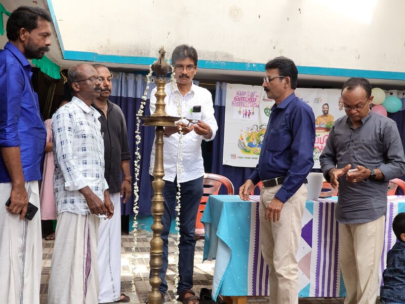 പ്രമാണം:42085 pravesanoulsavam 1.jpg