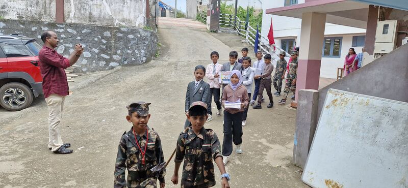 പ്രമാണം:44223 ELECTION VOTTING INSTRUMENTS.jpg