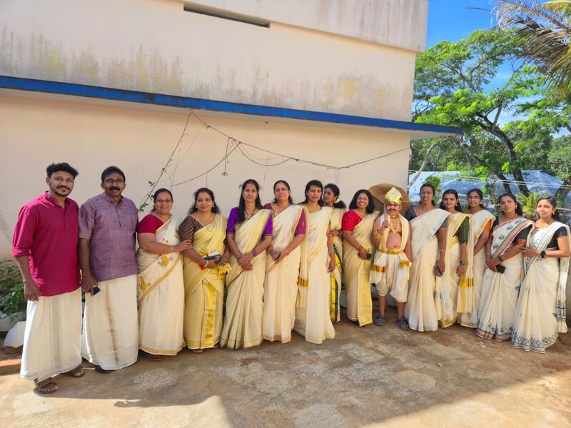 പ്രമാണം:BS TVM 44066 ona9.jpeg