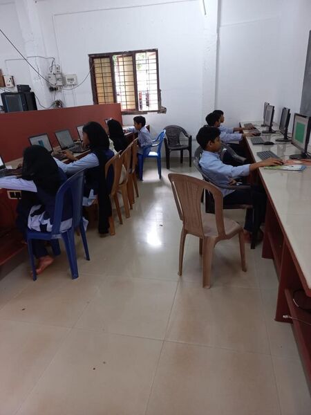 പ്രമാണം:16057hitech computer.jpg