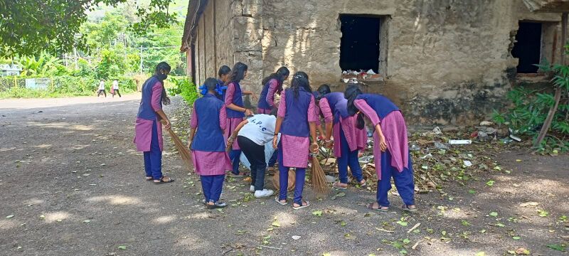 പ്രമാണം:21068 evs up003.jpeg