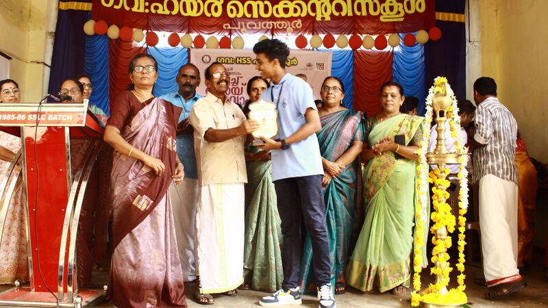 പ്രമാണം:42039 pravesanalthsavam 2025 7.JPG