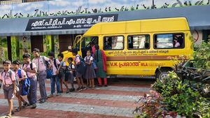 43335-sptpm ups -school bus.jpg