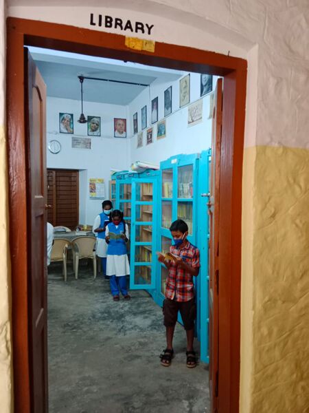 പ്രമാണം:44018 l1.jpg