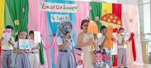 44443English Club1.jpg