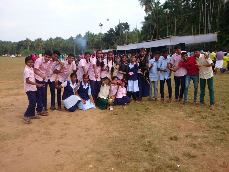 പ്രമാണം:ASSISI SCHOOL STUDENTS.JPG