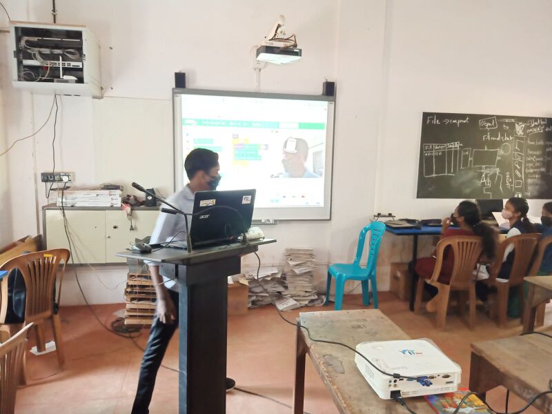 പ്രമാണം:LK SCHOOL CAMP 4.jpeg