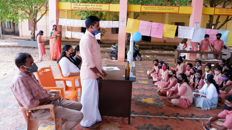 പ്രമാണം:SD 5.resized.JPG