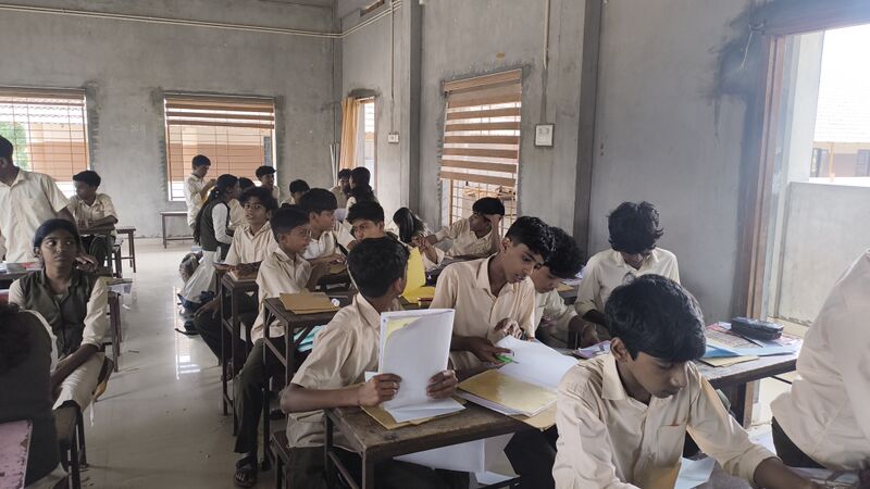 പ്രമാണം:16041 WE Book binding4 2025Sept.jpg