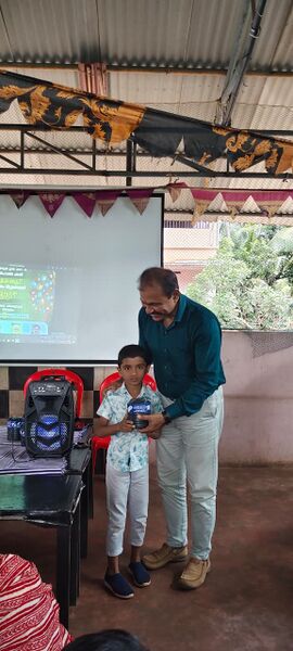 പ്രമാണം:19812 aksharakkoodu.jpg