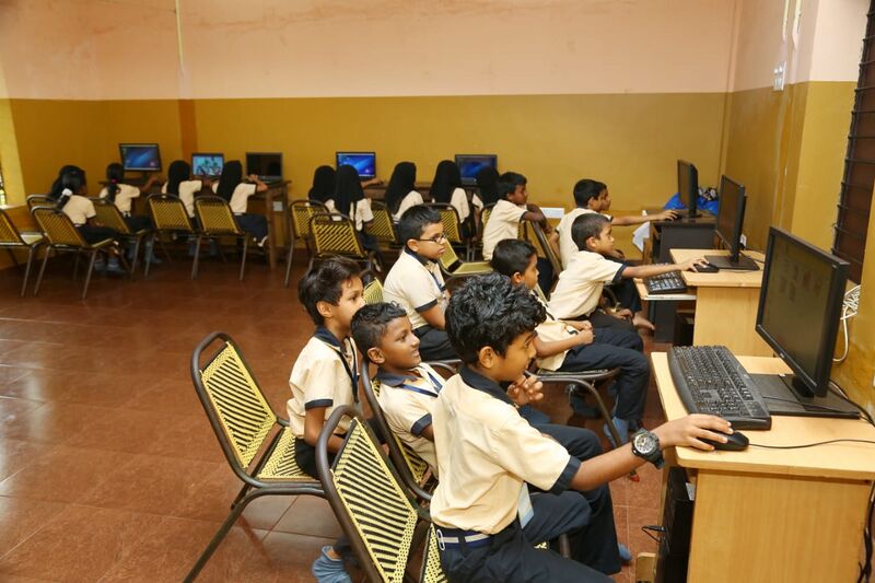 പ്രമാണം:19855 it lab.jpeg