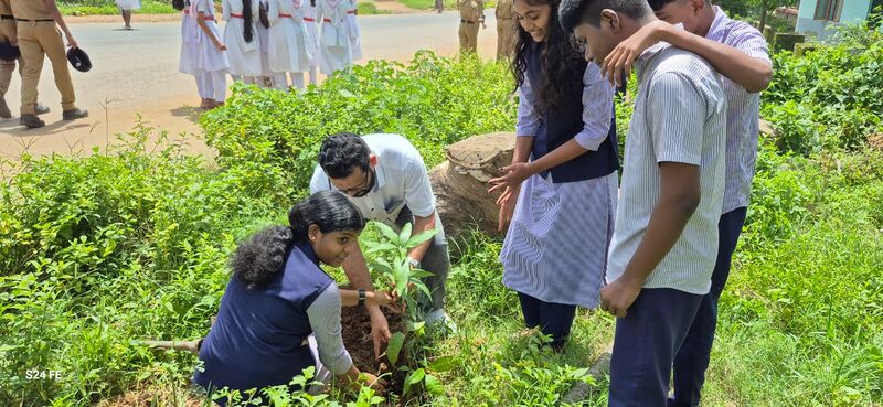 പ്രമാണം:21123 june5 enviromental day3.jpeg