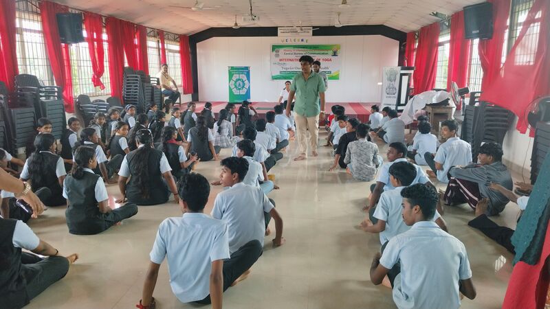 പ്രമാണം:25123 Yoga day14.jpg