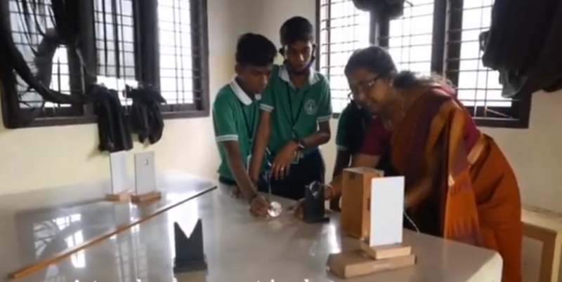 പ്രമാണം:26046 Physics lab.png