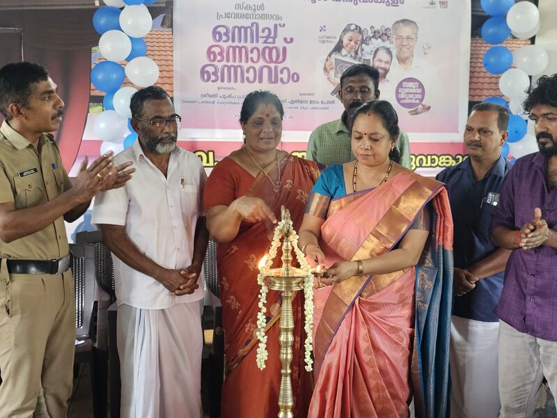 പ്രമാണം:26051 Praveshanolsavam3.jpg