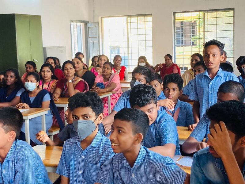 പ്രമാണം:33027 teens5.jpeg