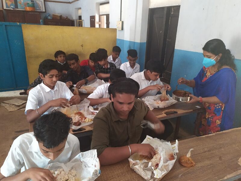 പ്രമാണം:38062 lkschool camp 2022 2.jpeg