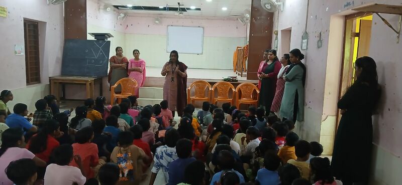 പ്രമാണം:43252 special bridging class 1.jpg