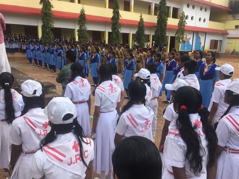 പ്രമാണം:44018 redcross3.jpg