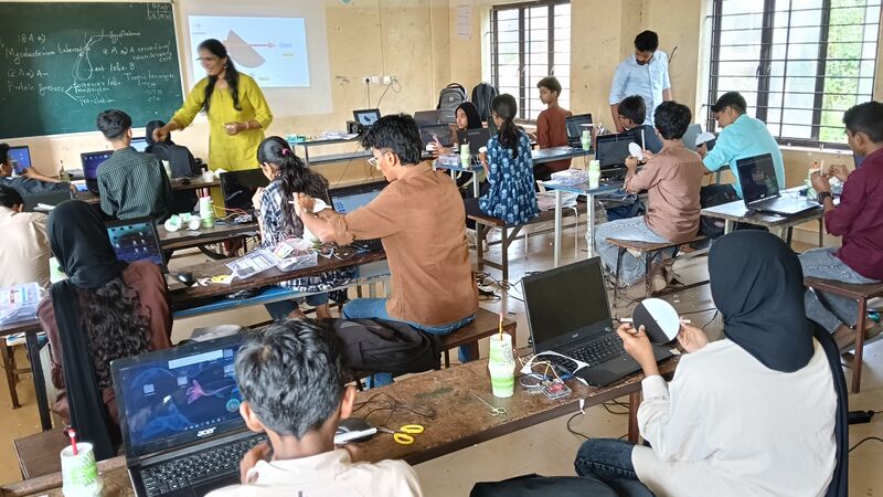 പ്രമാണം:Melady 2 sub dt camp.jpg