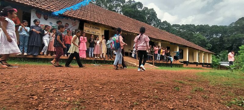 പ്രമാണം:Praveshanolsavamparappa2-22.jpg