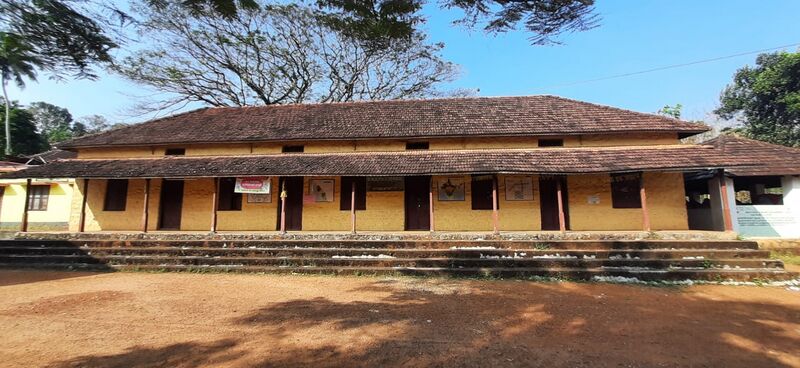 പ്രമാണം:SNDPUPS MALAYALAPUZHA.jpg