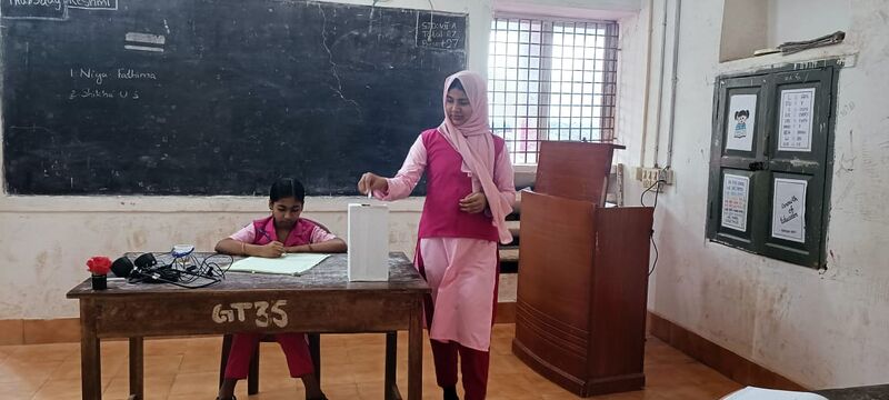 പ്രമാണം:11006 election.jpg