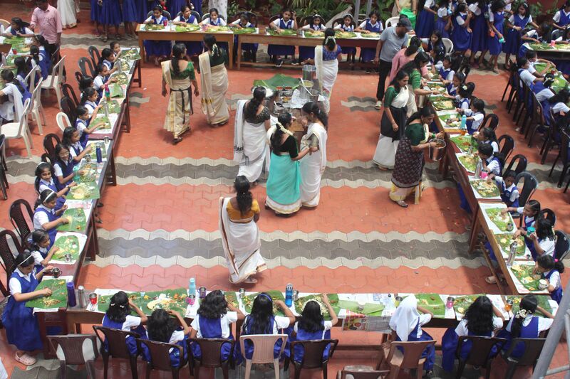 പ്രമാണം:16002 onam23-24 11.jpg