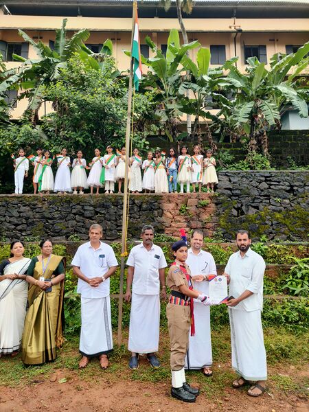 പ്രമാണം:18010 Inde 5.jpg