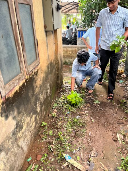 പ്രമാണം:18103 mmk.jpg