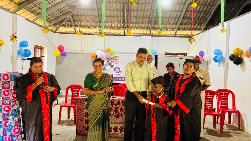 പ്രമാണം:23459 KG-graduation-2025-26.jpg