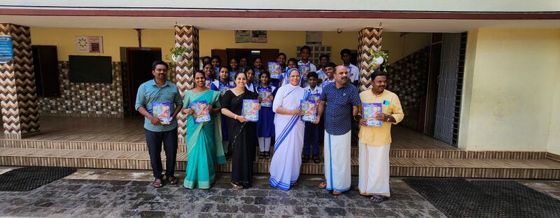 പ്രമാണം:35052 mazhavilmagazine 1.jpg