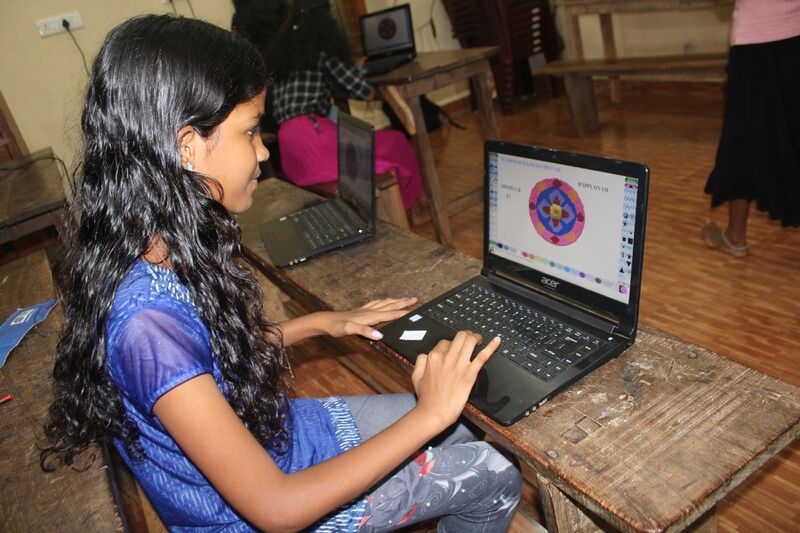 പ്രമാണം:38102-ATTAPOOKALAM COPETITION 2.JPG