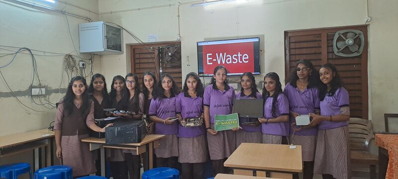 പ്രമാണം:44055 LK ewaste.jpg
