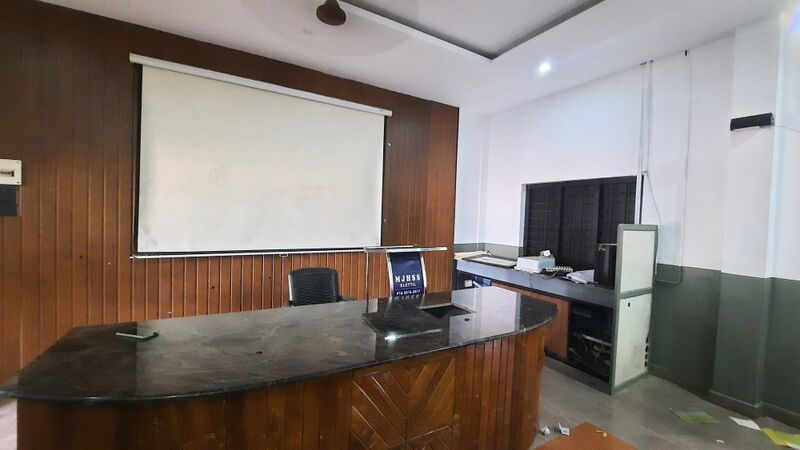പ്രമാണം:47099-smartroom.jpg
