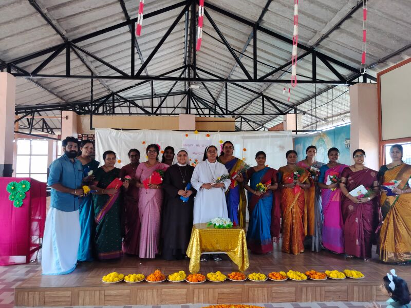 പ്രമാണം:Teachers day22621.jpg