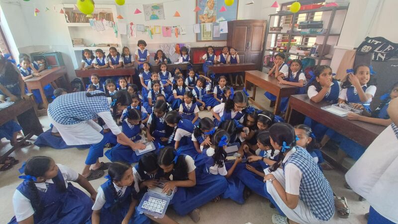 പ്രമാണം:16002 robotraing 3.jpg